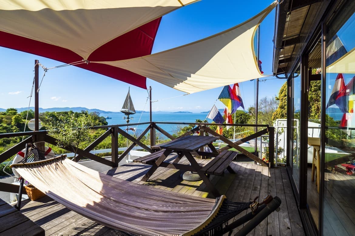 岡山県瀬戸内市牛窓町のペンションくろしお丸のテラス